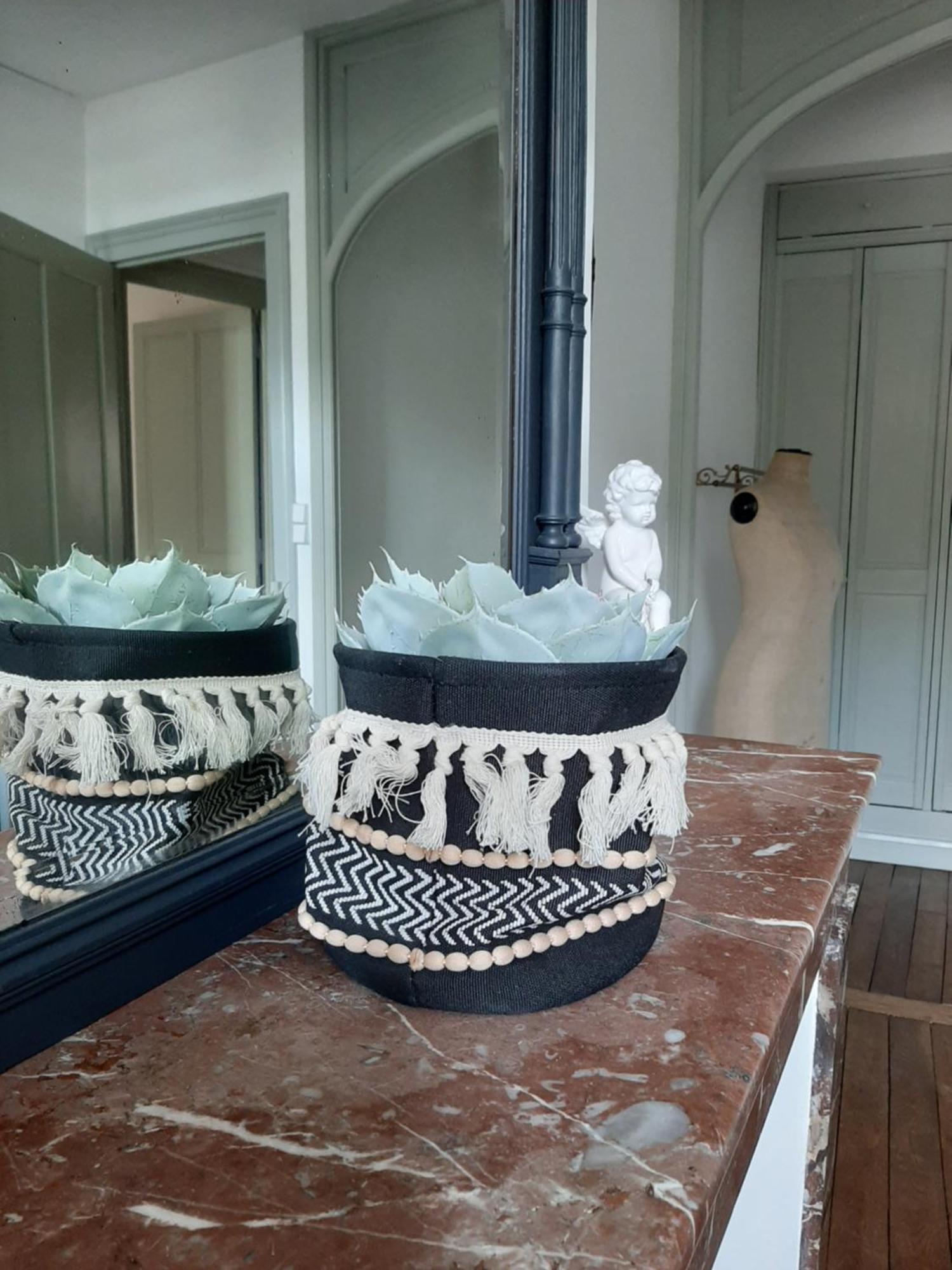 Et Au Pied Coule Une Riviere, Situation Et Vue Ideales Auxerre Room photo